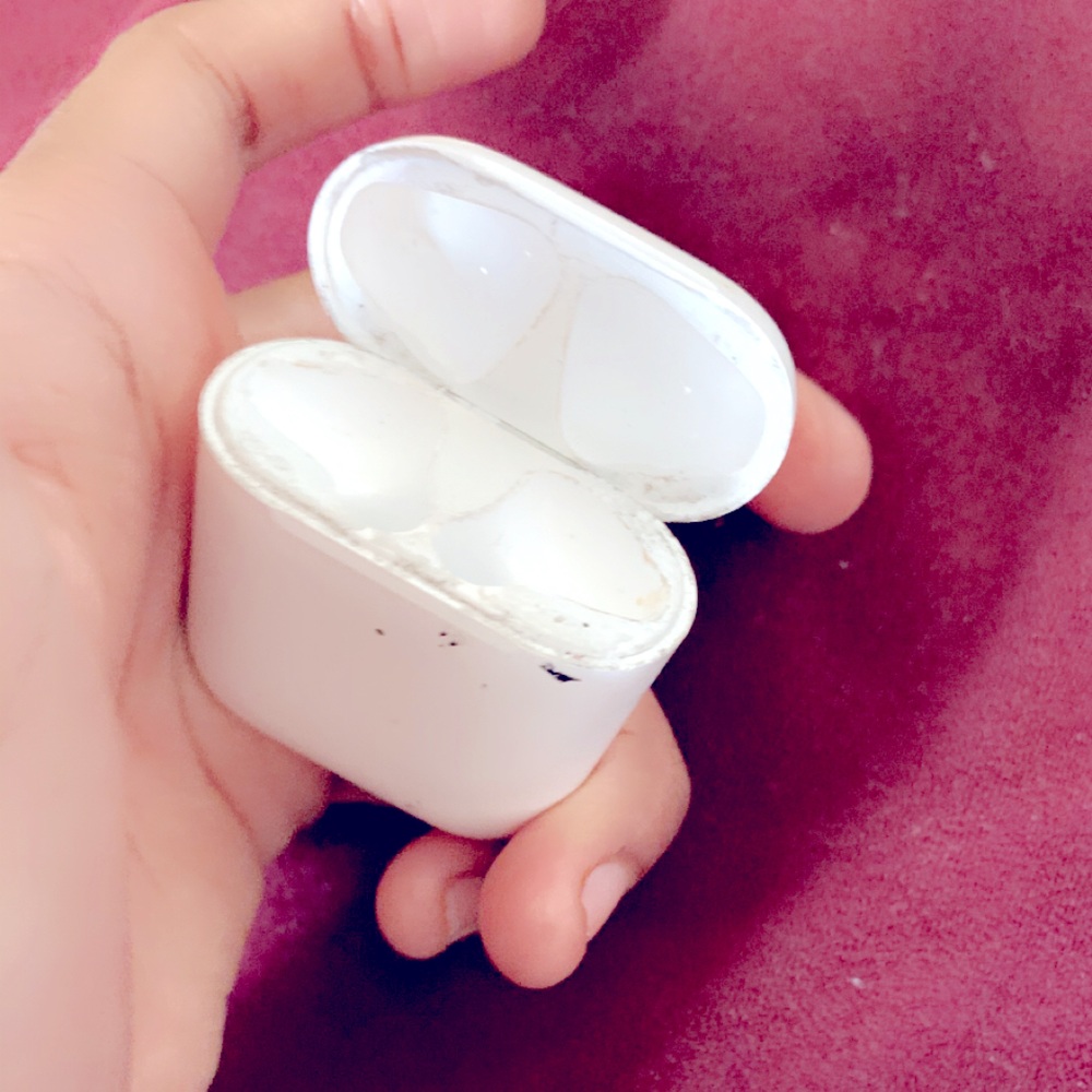 Air pod charging case🤍.